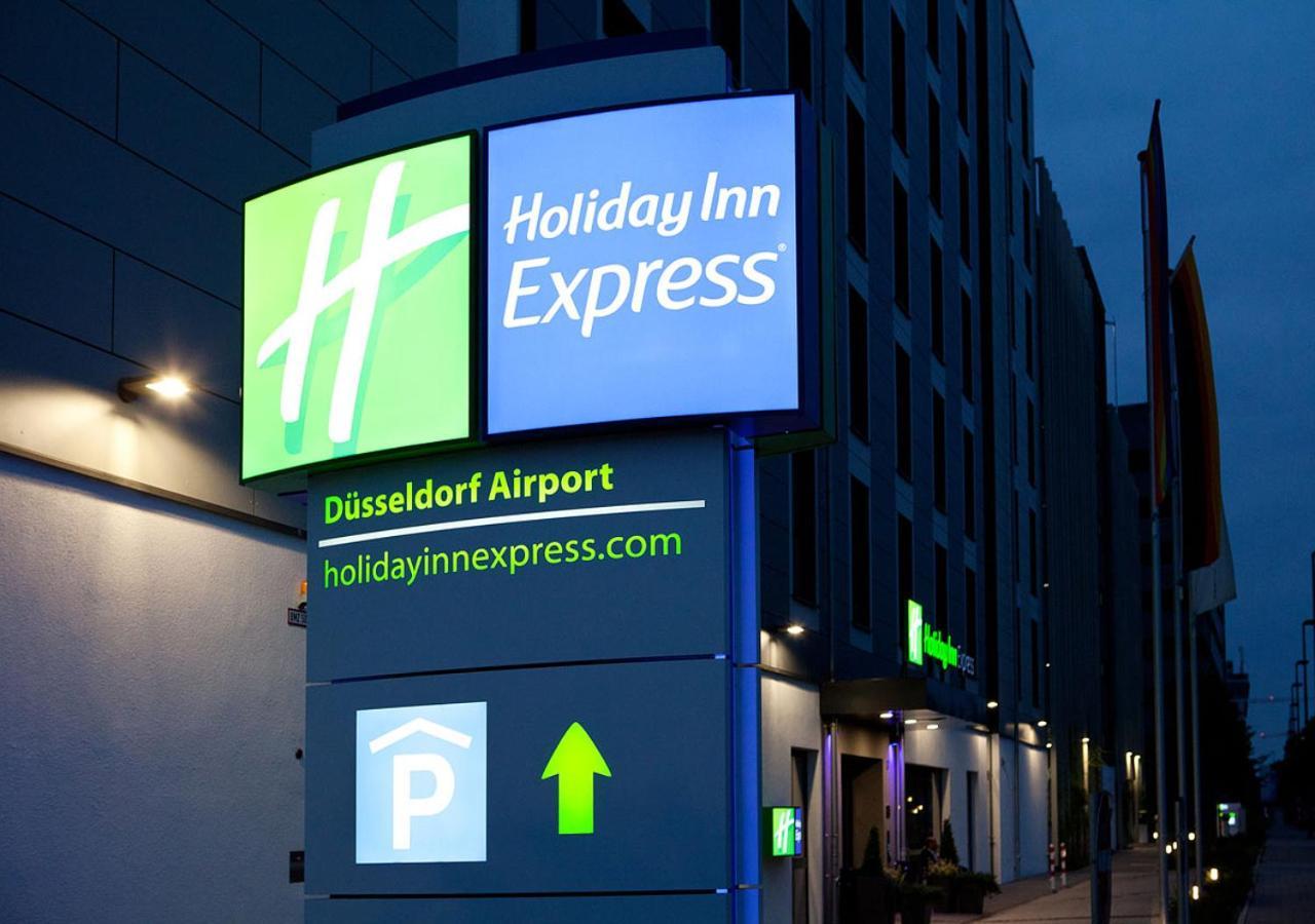 Holiday Inn Express - Dusseldorf Airport Ngoại thất bức ảnh